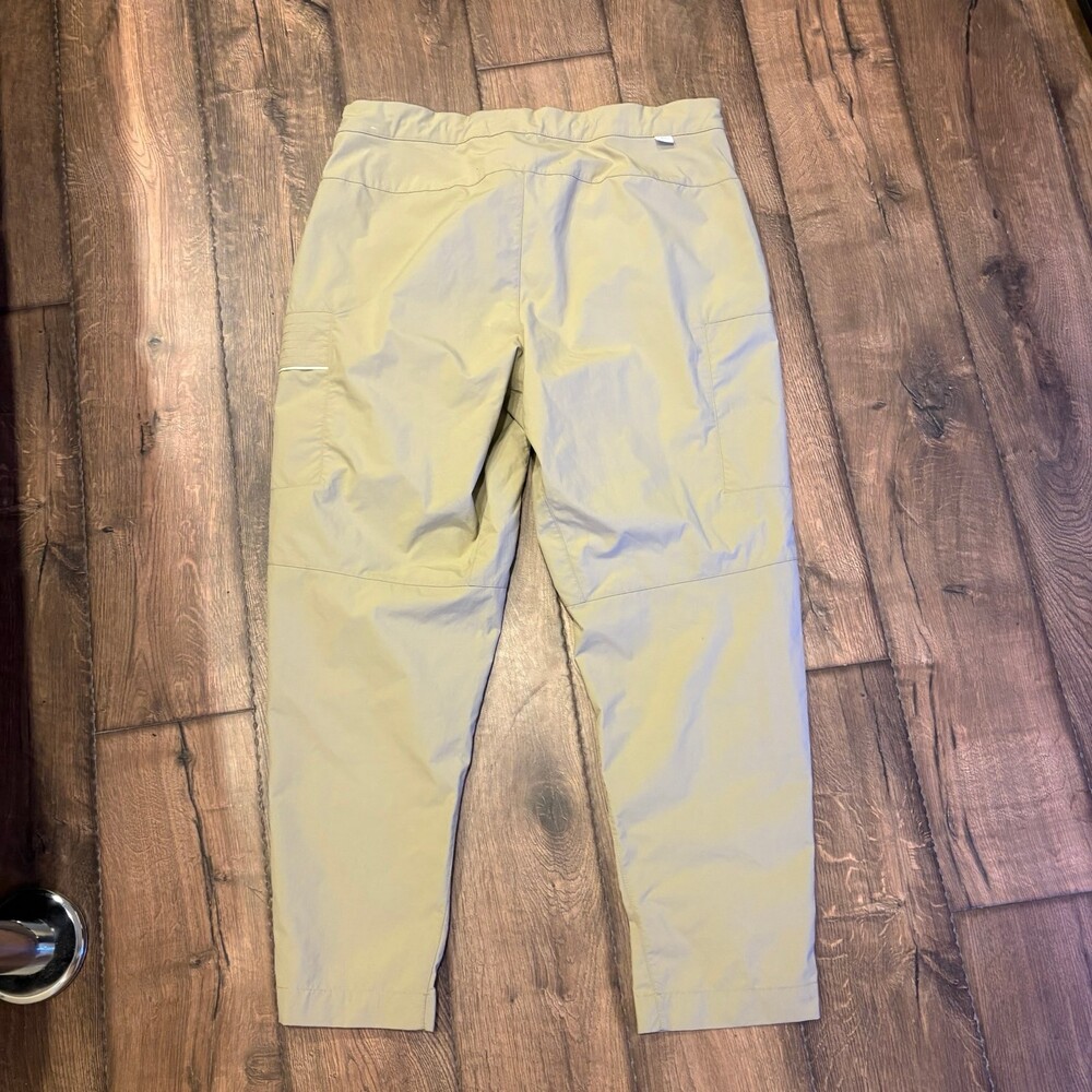 Nike Sportswear Style Essentials Utility Pants in Limestone - Picture 10 of 10